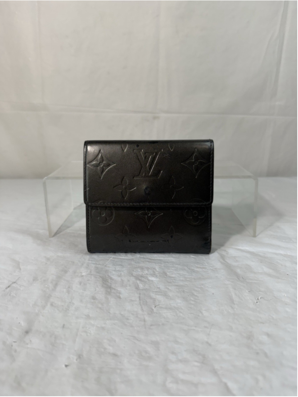 Authentic Louis Vuitton Limited Edition Gray Elise Compact Wallet